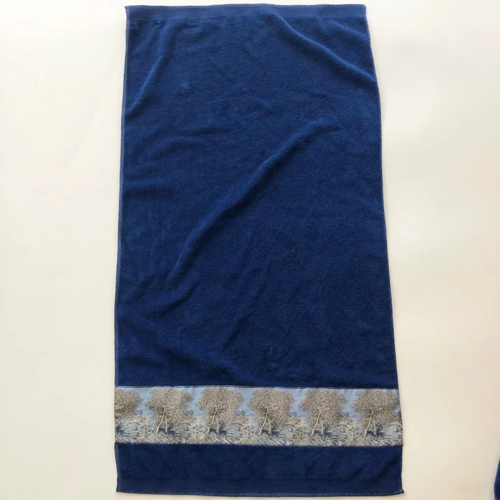 VTG Martex Zodiac 2 Bath Towels Blue w Damask Border Landscape Country Scene